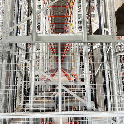 キャリヤーとシャトルカー 三次元倉庫収納システム 自動収納と回収システム ASRS